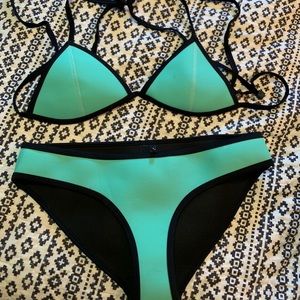 Never worn triangl bathing suit!!